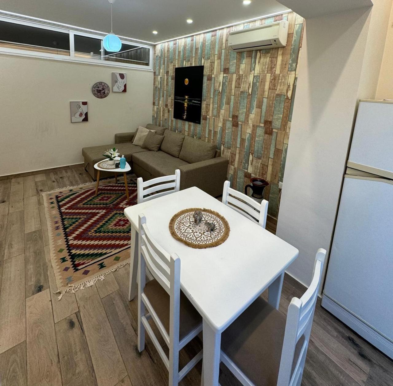 Ferienwohnung Urban Oasis 2 Tirana Exterior foto
