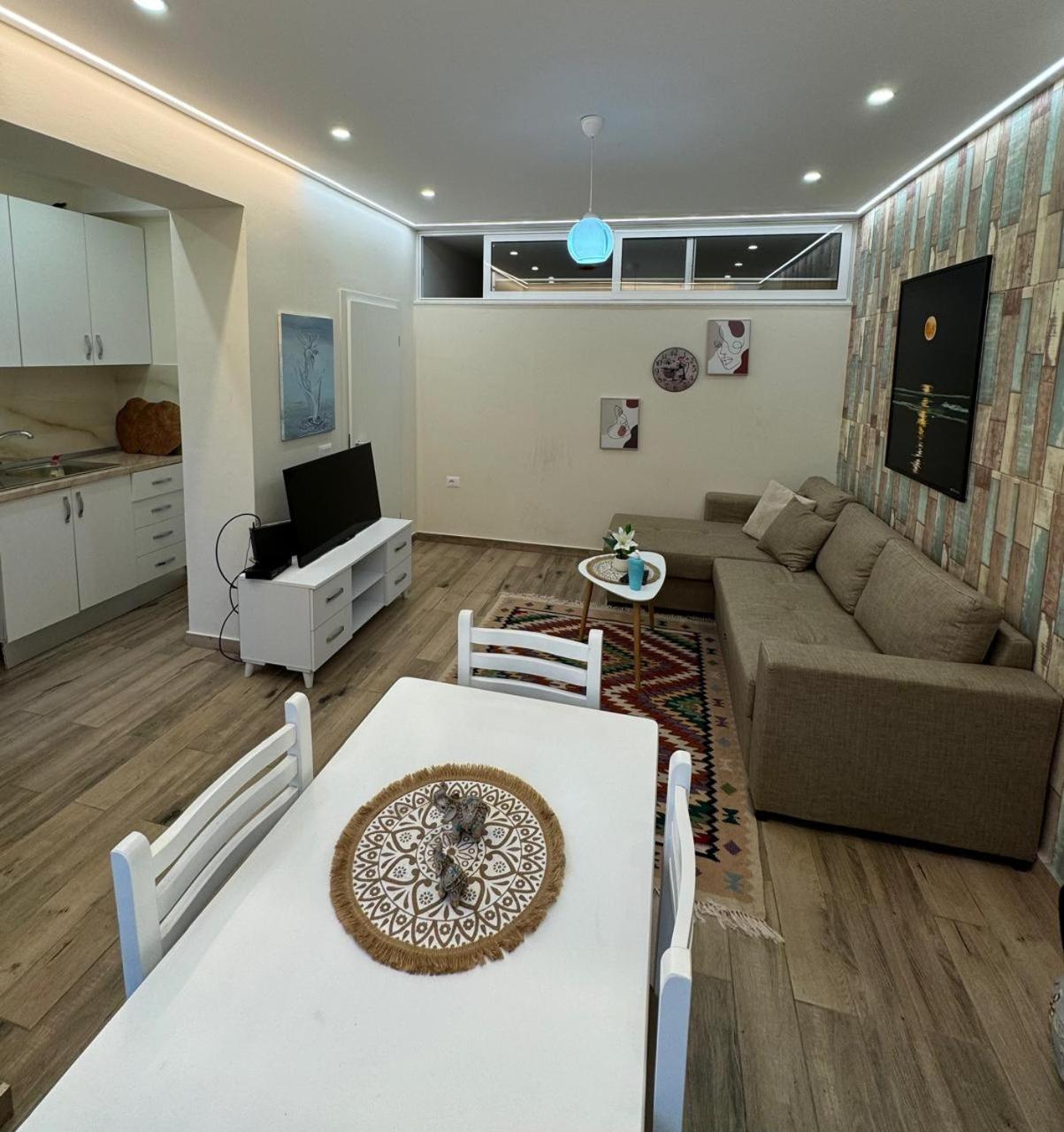 Ferienwohnung Urban Oasis 2 Tirana Exterior foto